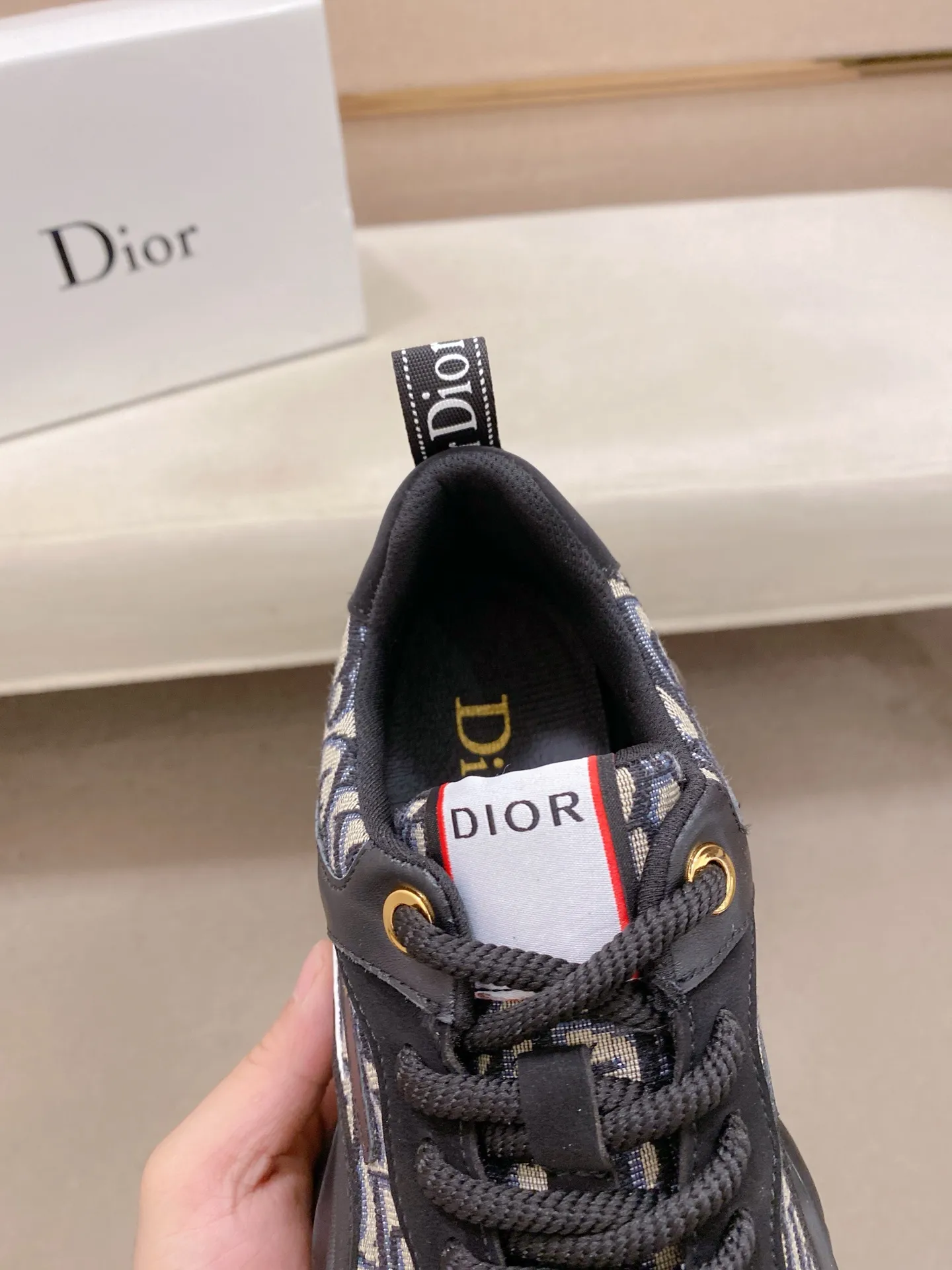Men's shoes💰 462💰🇮🇹🇮🇹Dior d The new model is on sale at the same time at the counter. The upper 🇮🇹 is imported Italian first-layer cowhide, and the lining is fully imported sheepskin 💪💪. It is a complete 1⃣️ to 1⃣️ replica 🇮🇹💪💪, ⚠ Sole: The original sole is specially provided by the original factory. The exclusive movable molded sole is super comfortable. ⚠Original factory single goods, 🔍🔍high quality, you can enter and leave the counter at will, welcome to compare⚠. Code number:38-44